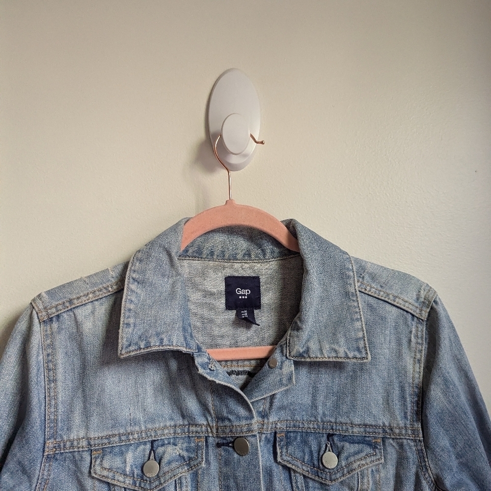 VINTAGE DIY Handmade Embroidered Floral Back Light Wash Jean Jacket Size Medium - Picture 3 of 13